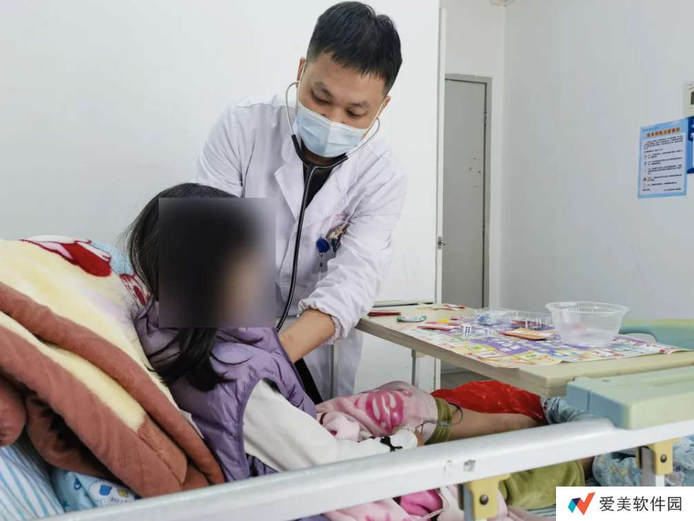 父母用 AI 自行问诊险误孩子病情，汕头大学医学院第一附属医院提醒“用药诊断应遵循专业医生意见”